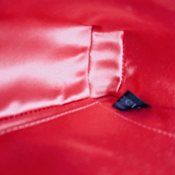 GUCCI Velvet GG Marmont Mini Matelasse Shoulder Bag - Picture 7 of 7